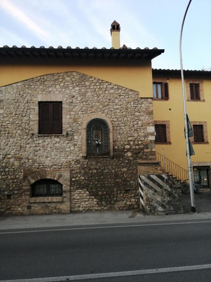 Sulle Orme Di Francesco Appartamento Blu Bastia Umbra Exterior foto
